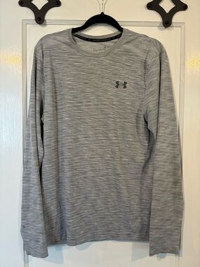 Under Armour Men’s Long Sleeve Performance Crew - Light Gray Heather
